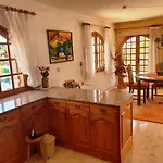 Sunny House With Private Pool And Sea View * أذيخي