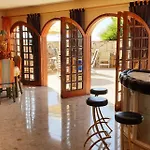 Sunny House With Private Pool And Sea View أذيخي