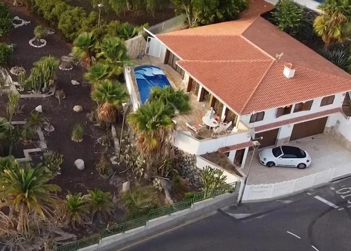 Sunny House With Private Pool And Sea View Будинок відпочинку *