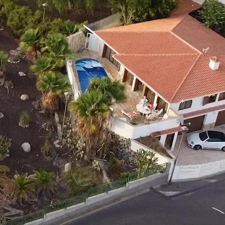 Sunny House With Private Pool And Sea View 度假居 *
