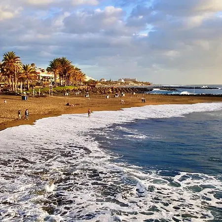 Sunny House With Private Pool And Sea View بيت للعطل