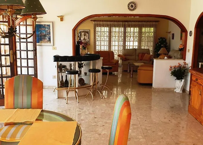 Дом отдыха Sunny House With Private Pool And Sea View Адехе