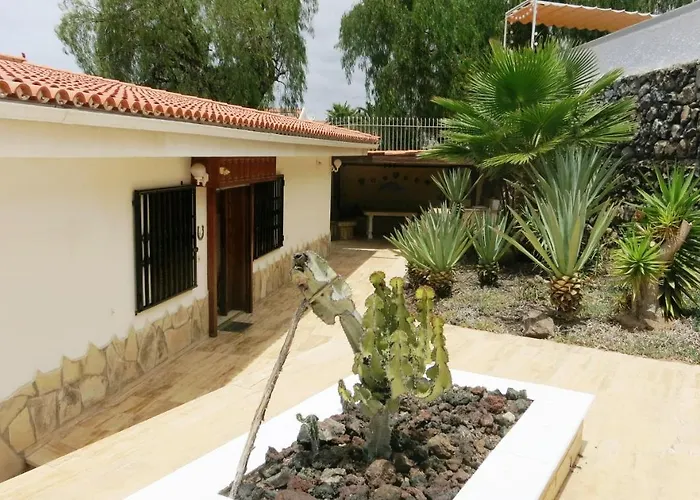 Дом отдыха Sunny House With Private Pool And Sea View Адехе